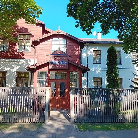Juras Brize Hotel Ventspils Eksteriør billede