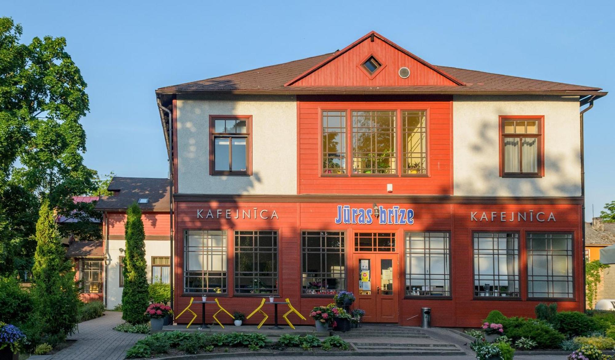 Juras Brize Hotel Ventspils Eksteriør billede