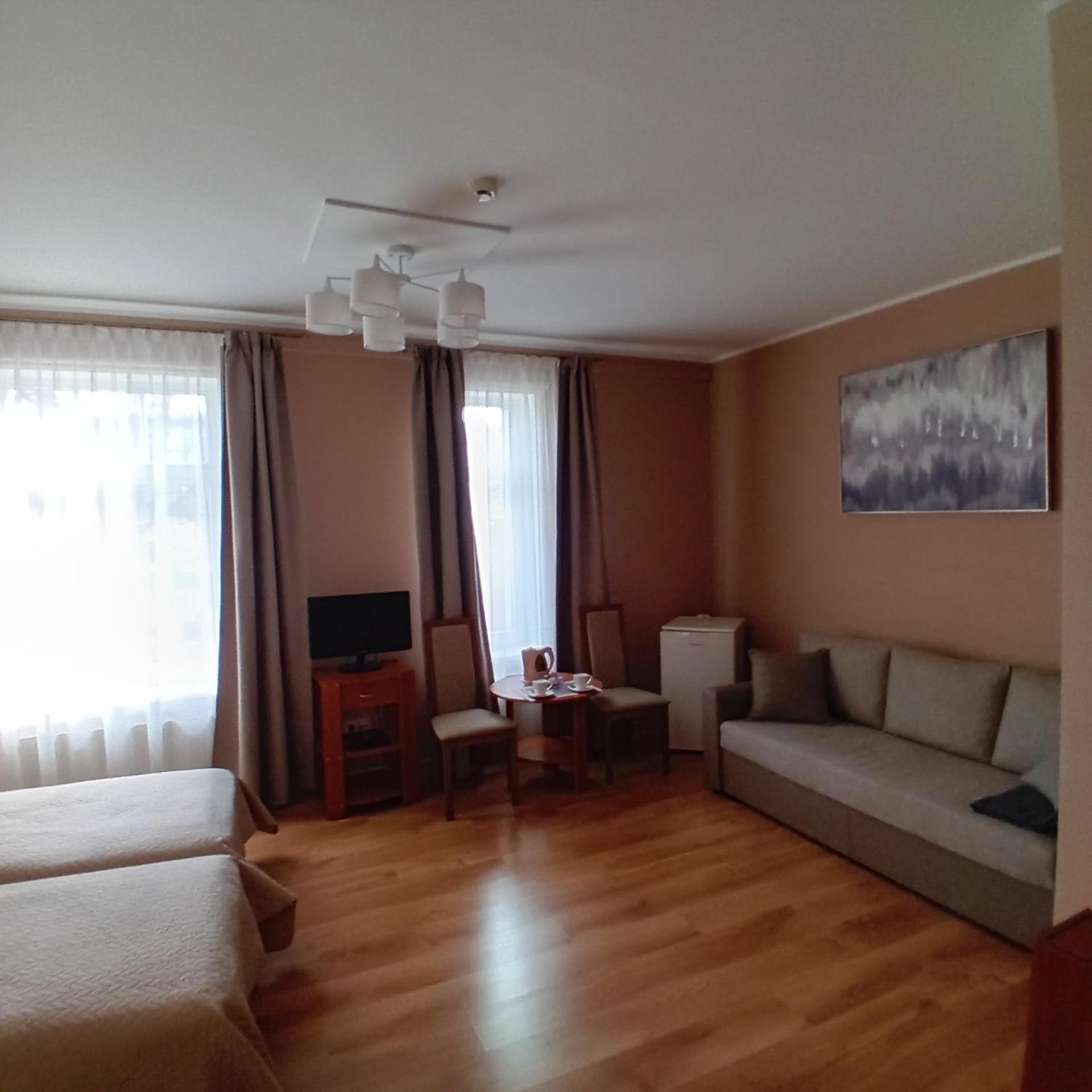 Juras Brize Hotel Ventspils Eksteriør billede