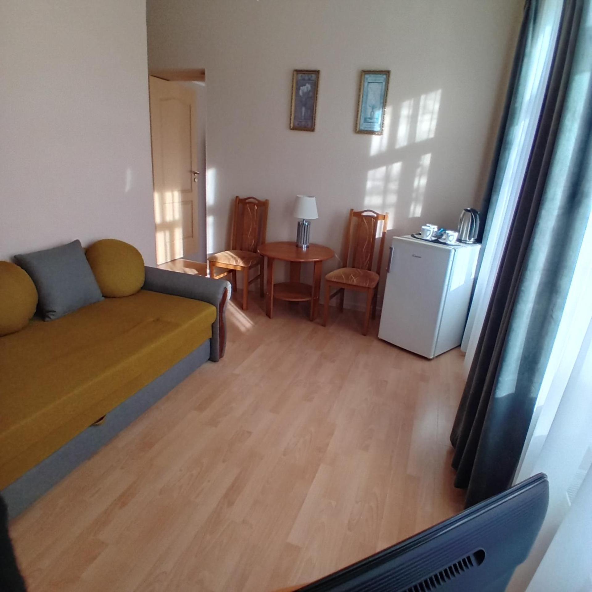 Juras Brize Hotel Ventspils Eksteriør billede