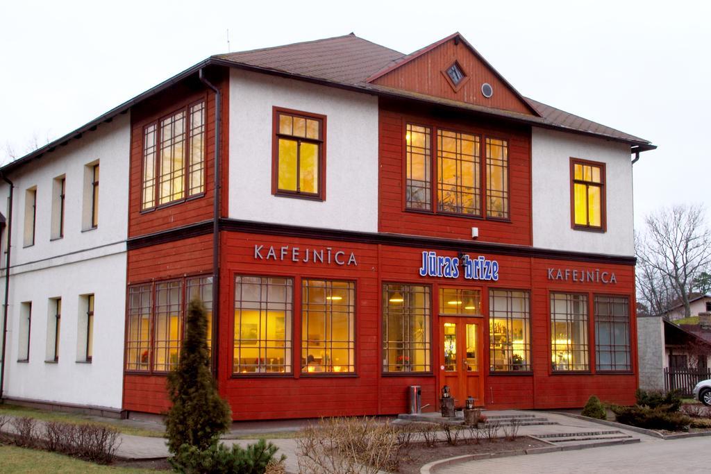 Juras Brize Hotel Ventspils Eksteriør billede