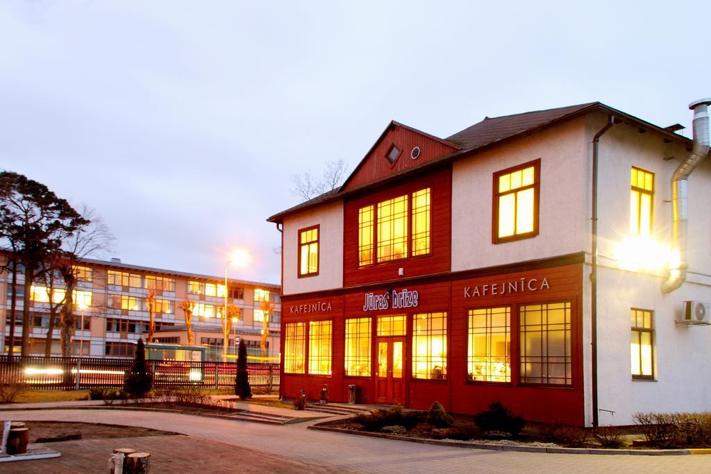 Juras Brize Hotel Ventspils Eksteriør billede