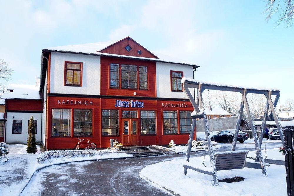 Juras Brize Hotel Ventspils Eksteriør billede