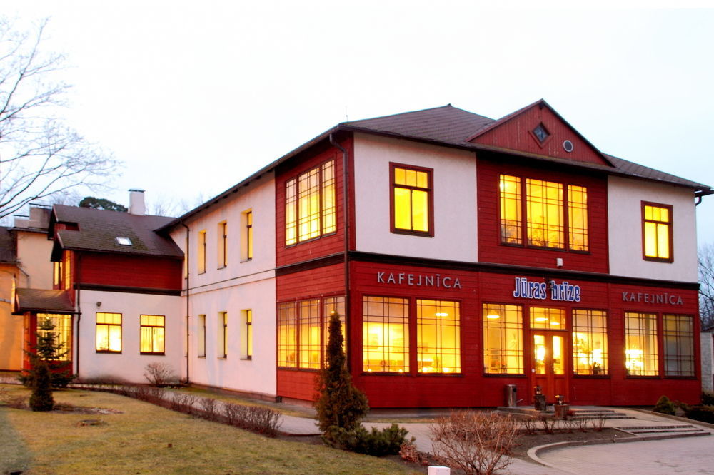 Juras Brize Hotel Ventspils Eksteriør billede